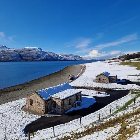 The Ruin - Wood Fired Hot Tub - Lochside - Dog Friendly Villa Ullapool Exterior photo