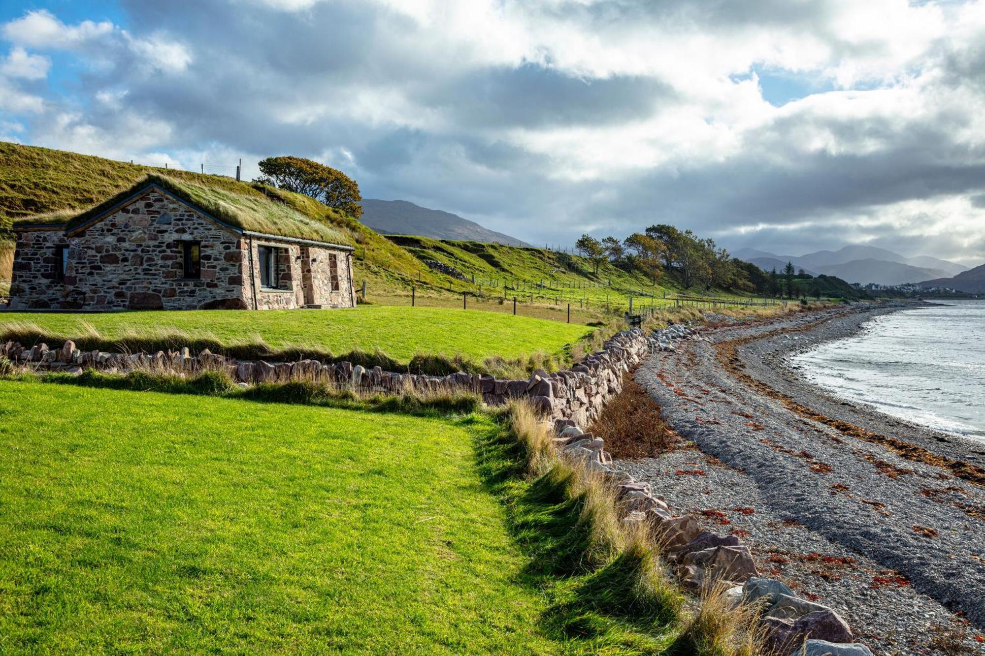 The Ruin - Wood Fired Hot Tub - Lochside - Dog Friendly *