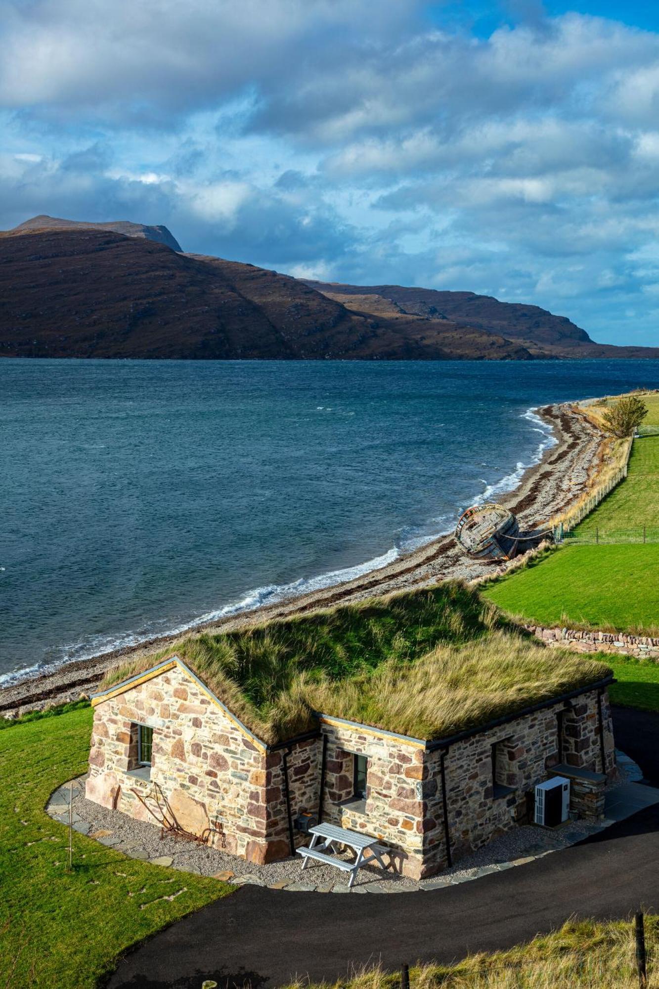 Holiday home The Ruin - Wood Fired Hot Tub - Lochside - Dog Friendly